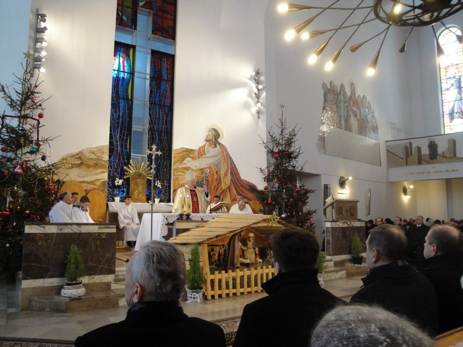 &bdquo;Nie potępiajmy nikogo, demaskujmy zło&hellip;&rdquo; &ndash; Bł. Ks. Jerzy Popiełuszko. Archidiecezjalne spotkanie opłatkowe Rodziny Radia Maryja &ndash; Poniatowa &ndash; 25.01.2014 r. 