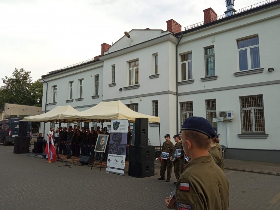 Zapal znicz Rotmistrzowi Pileckiemu-76. rocznica męczeńskiej śmierci rtm Witolda Pileckiego-Puławy, dn. 25.05.2024 r.