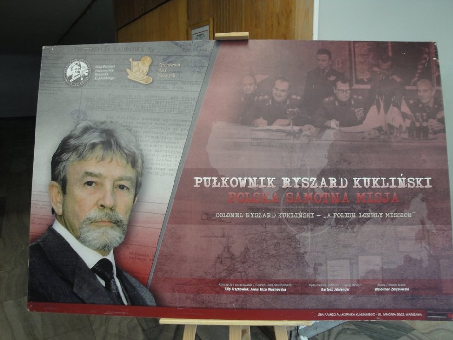 Wystawa "Płk Ryszard Kukliński - Polska Samotna Misja"-Puławy-dn. 03.04.2016 r.