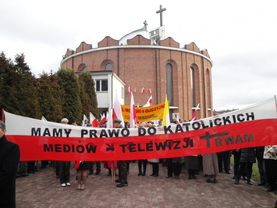 Marsz w obronie Telewizji  &bdquo;Trwam&rdquo; &ndash; Poniatowa &ndash; dn. 10.11.2013 r. 